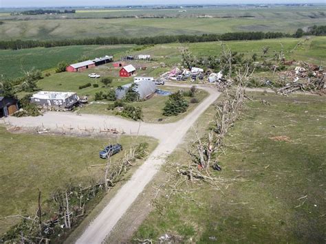 Woman whose home was destroyed by tornado estimates 100 people came to help clean up